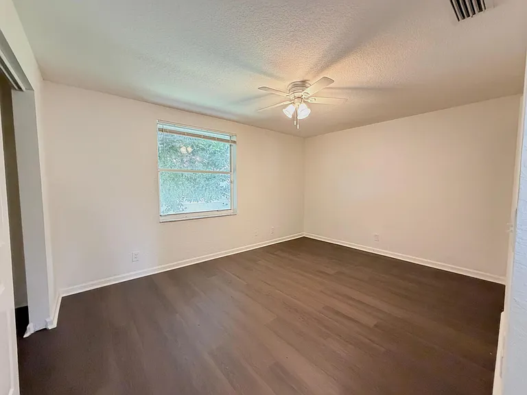 910 Summit Lake Dr — Photo 6