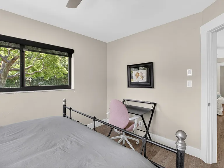 115 NW 7th St — Photo 13
