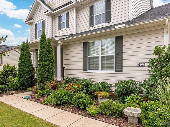 2nd image of 5207 Ingleburn Ln