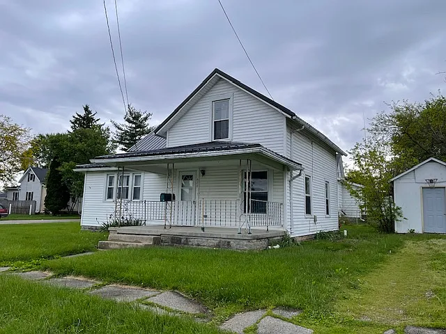 620 E Crawford St — Photo 2