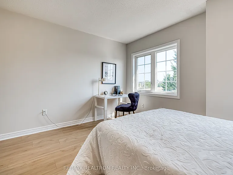 2554 Bur Oak Ave — Photo 27
