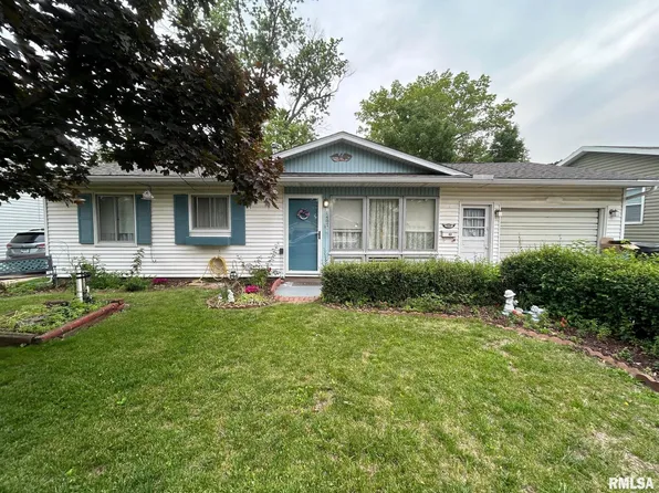 1407 Lincoln St, Pekin, IL 61554