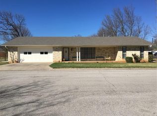 219 E 4th St, Muenster, TX 76252