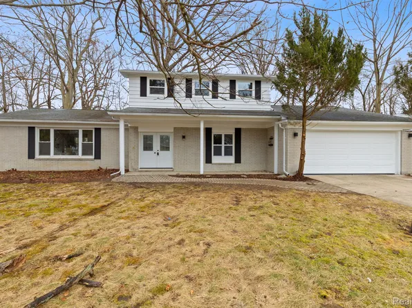 16146 Timberview Dr, Clinton Township, MI 48036