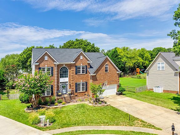 5th image of 168 Harbor Cove Ln