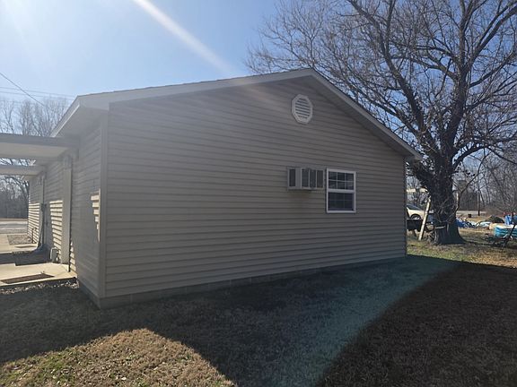 4th image of 502 Old Brickyard Rd