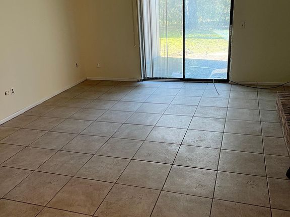 3rd image of 4405 Bluestem St