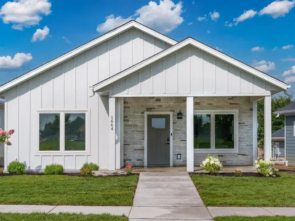 6026 Mississippi Ave, Davenport, IA 52807