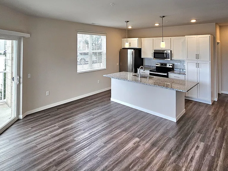 Elm Grove Heights — Photo 4
