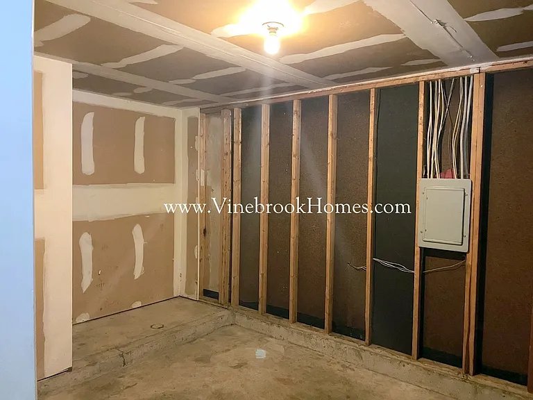 8109 Mount Charles Dr — Photo 10