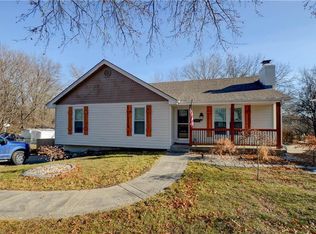 1131 Dunwich Dr, Liberty, MO 64068