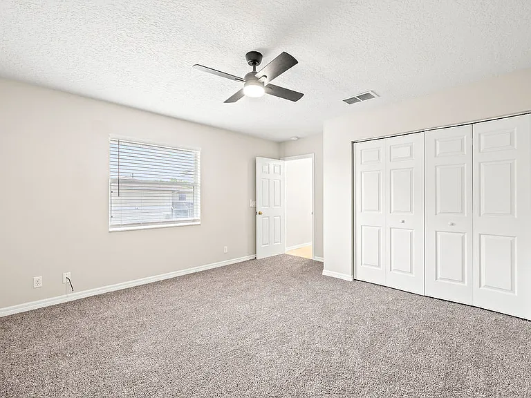 1542 N Lawnwood Cir #37D — Photo 22