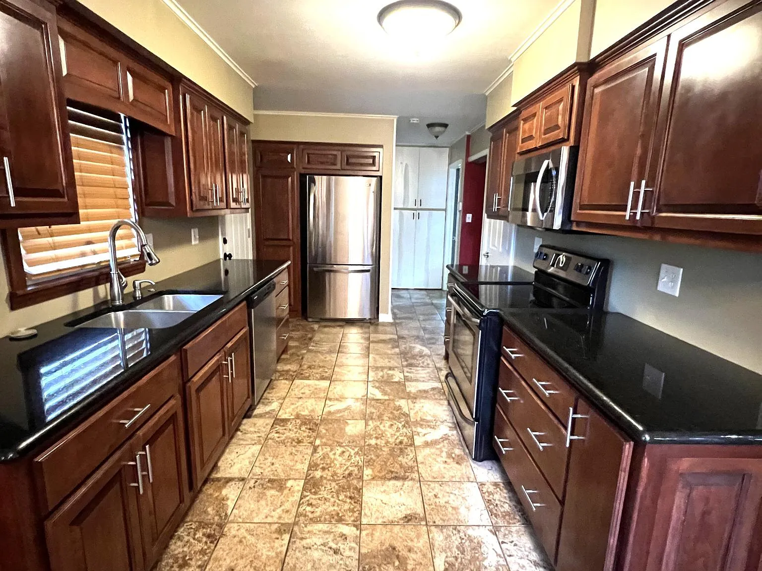 3 bed, 1492 sqft, $1,600 — Photo 4