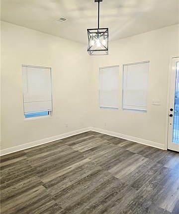 3rd image of 2713 Baronne St