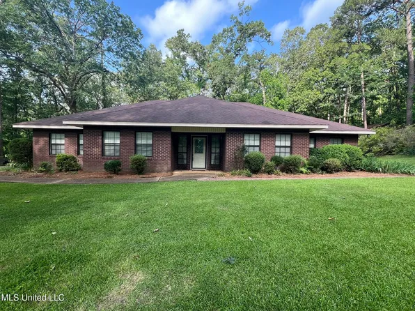 1462 Bridgers Dr, Raymond, MS 39154