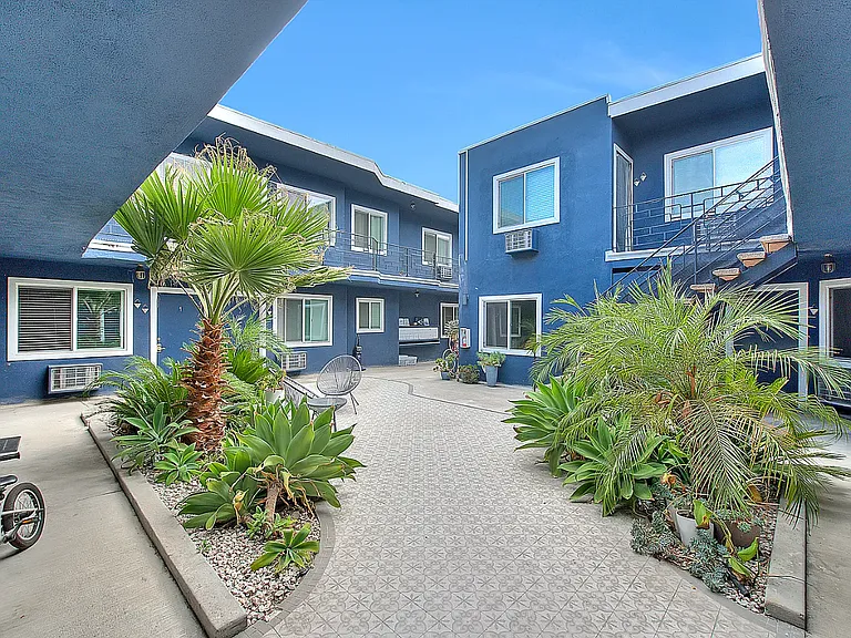 2830 S Sepulveda — Photo 47