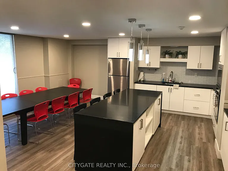 1100 Caven St #Penthouse 10 — Photo 23