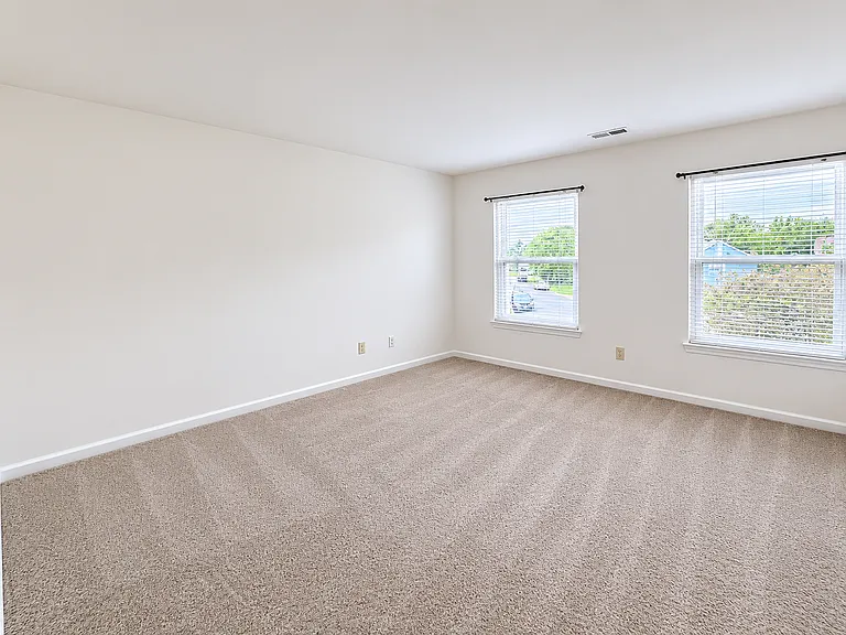 5125 Middlebrook Ct — Photo 12