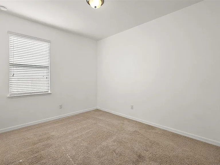 16459 Centipede St — Photo 28