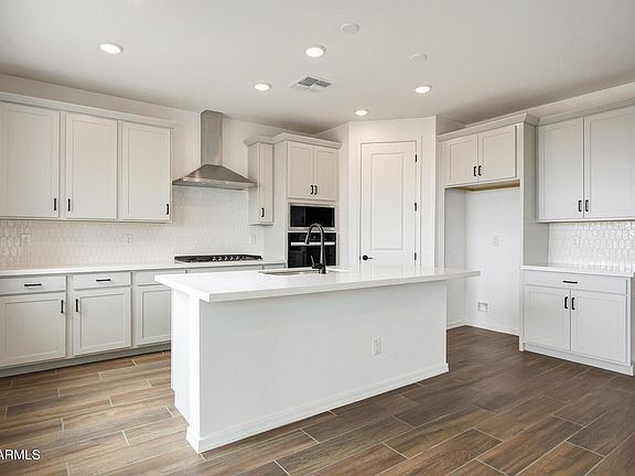 5th image of 24191 W ILLINI Street