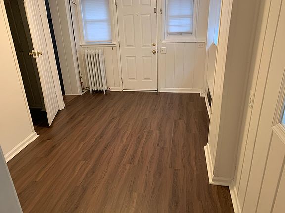 Living Room (Unit #6)