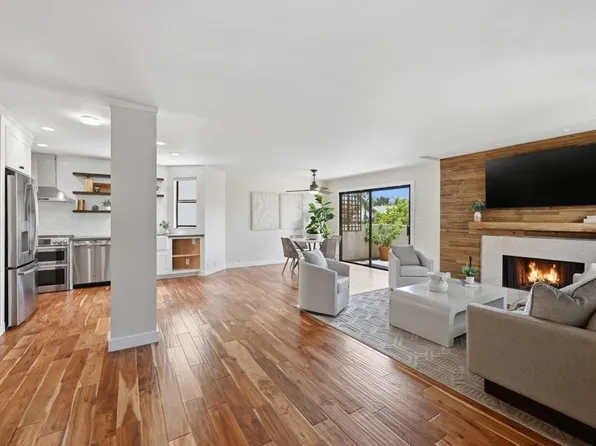 8463 Via Mallorca Unit 13, La Jolla, CA 92037