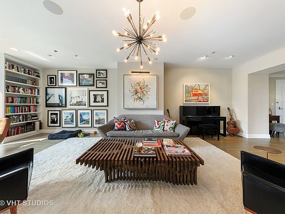 5th image of 10 E Delaware Pl E #19B