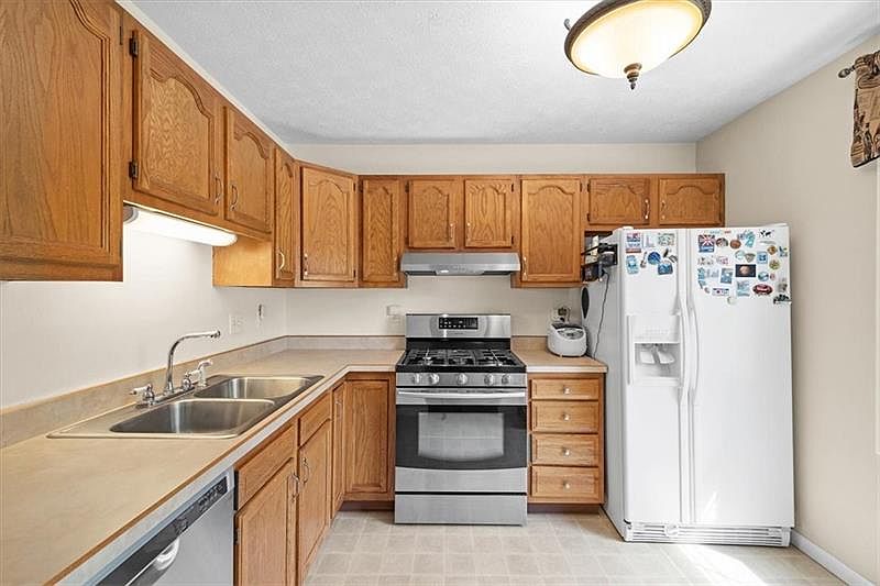 2601 Hawthorne Dr Oakdale PA Zillow