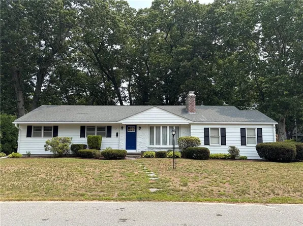 66 Bokar St, Warwick, RI 02886