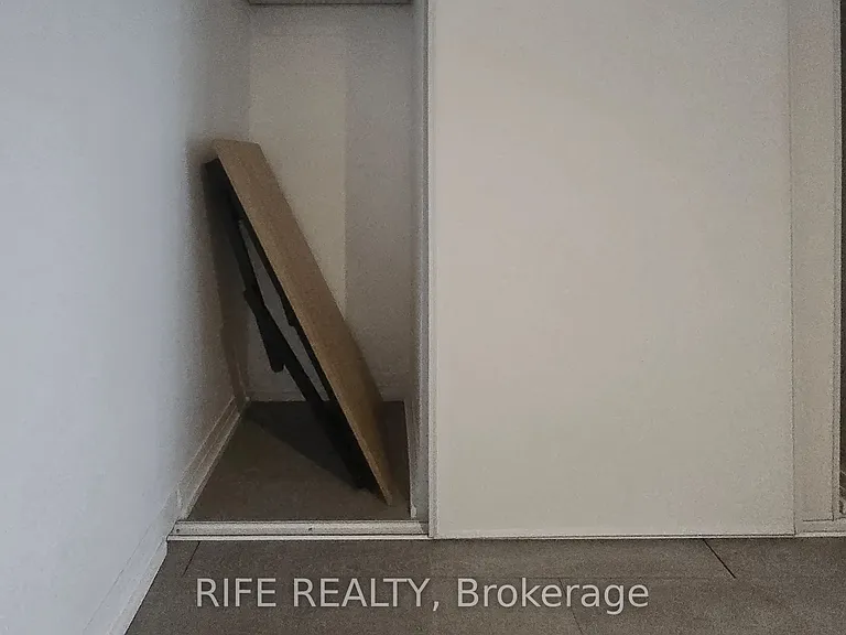 251 Jarvis St #830 — Photo 32