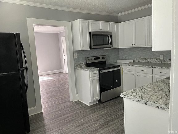 Kitchen with Appliances