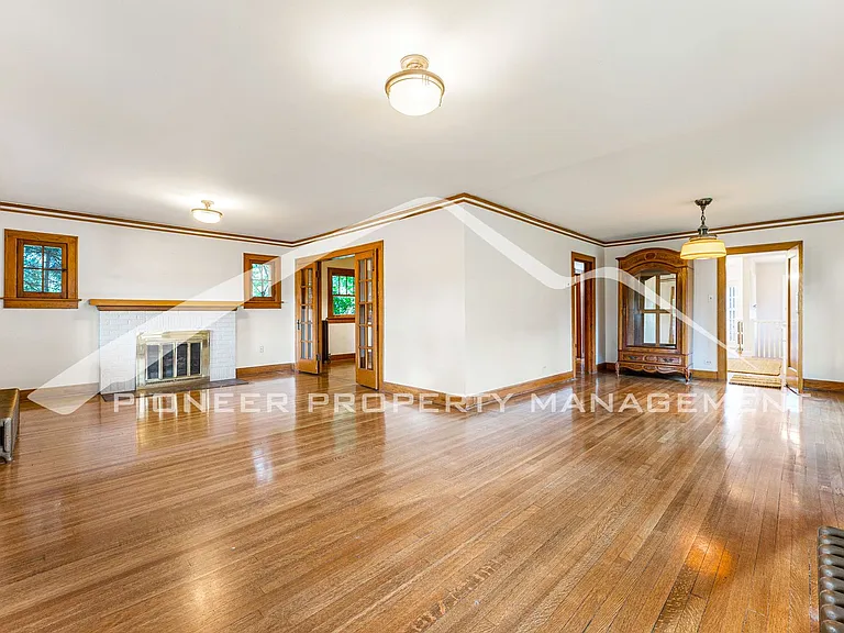 2324 Stuart St — Photo 6