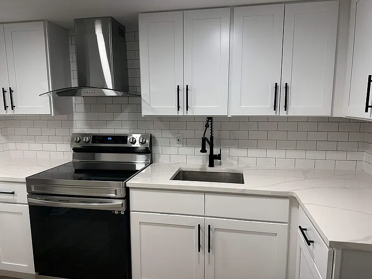 Robin Hood Apartments — Photo 9