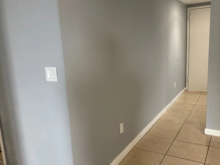 2000 NE 135th St #410 — Photo 9