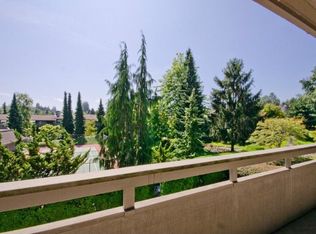 5857 NE Park Point Dr, Seattle, WA 98115