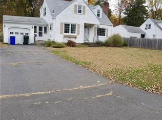 45 Circle Dr, Windsor Locks, CT 06096