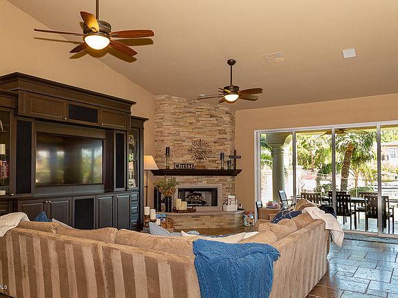 5th image of 1515 E Treasure Cove Dr