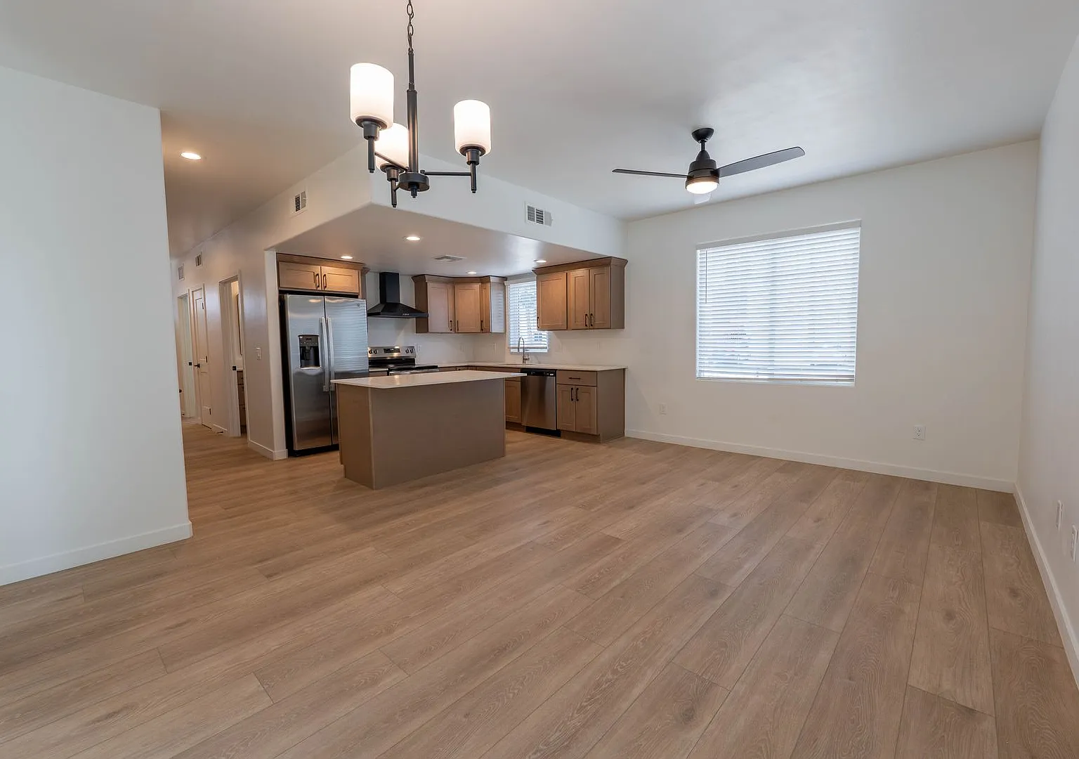 1300 N Rook Ave — Photo 4