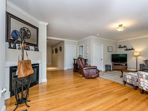 3rd image of 750 Willard St Unit 2B