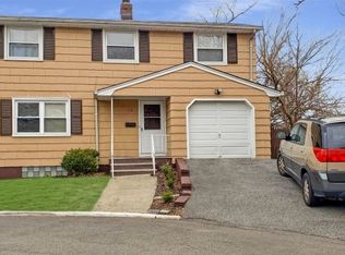 20 Anderson Ave, Wallington, NJ 07057