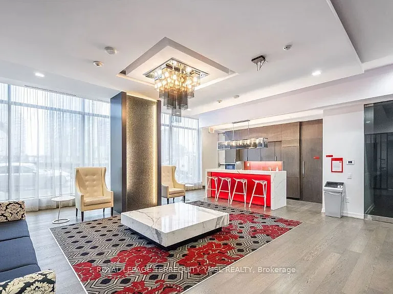 560 Front St W #806 — Photo 9