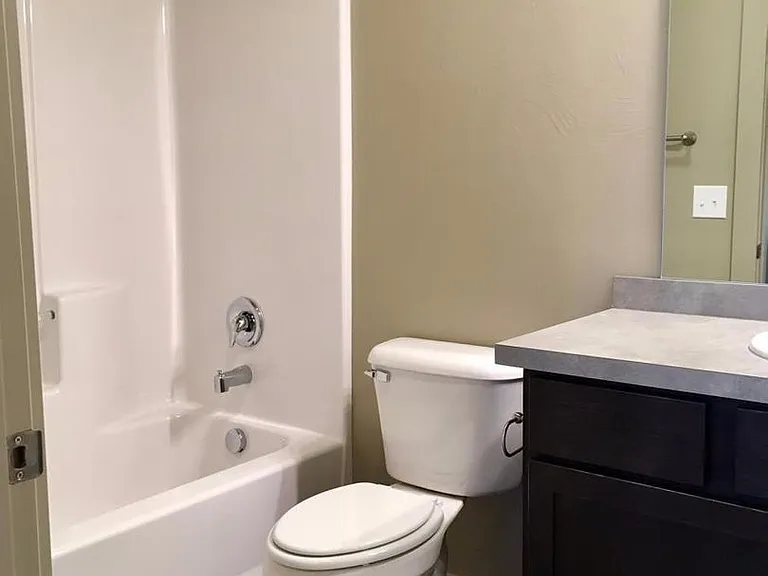 4835 Golden Gate Ave — Photo 5
