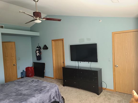 5th image of 530 Blue Springs Dr