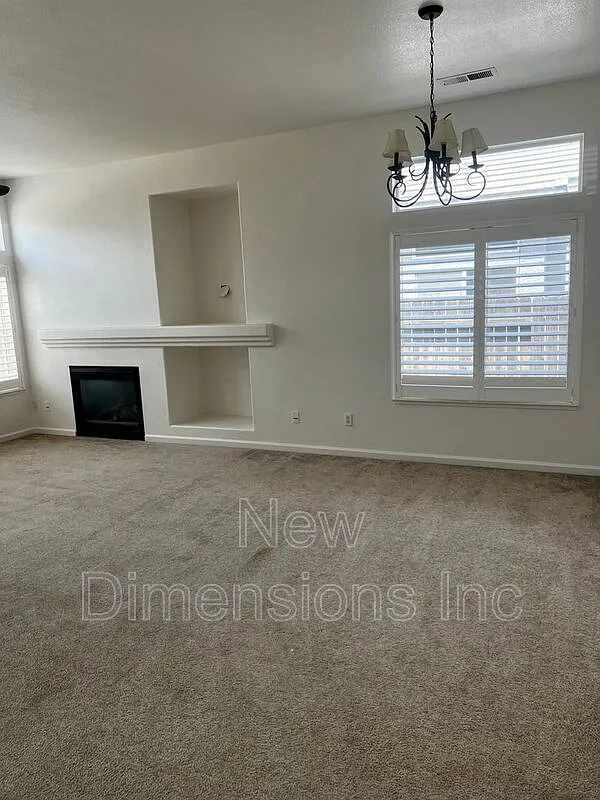 3 bed, 2.0 bath, 1705 sqft, $2,700 — Photo 2