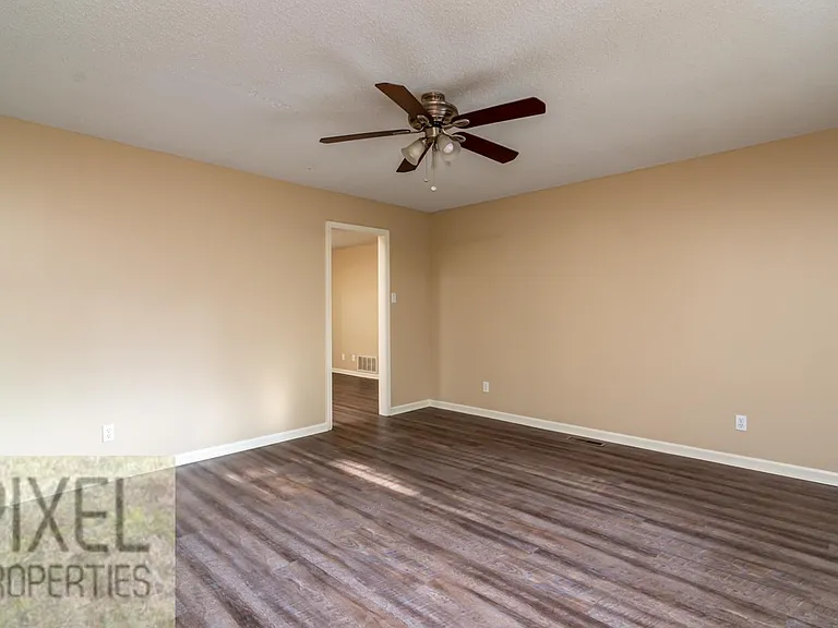 47 Flag Rd — Photo 9