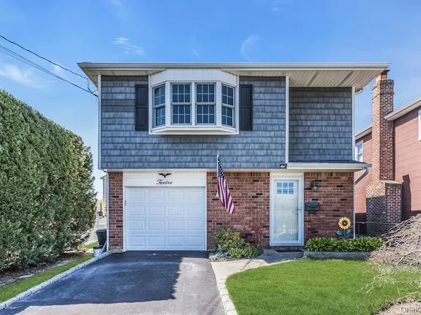 12 Spring Street, Lindenhurst, NY 11757