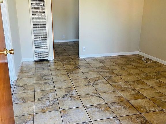 3rd image of 656 W 91st St #656