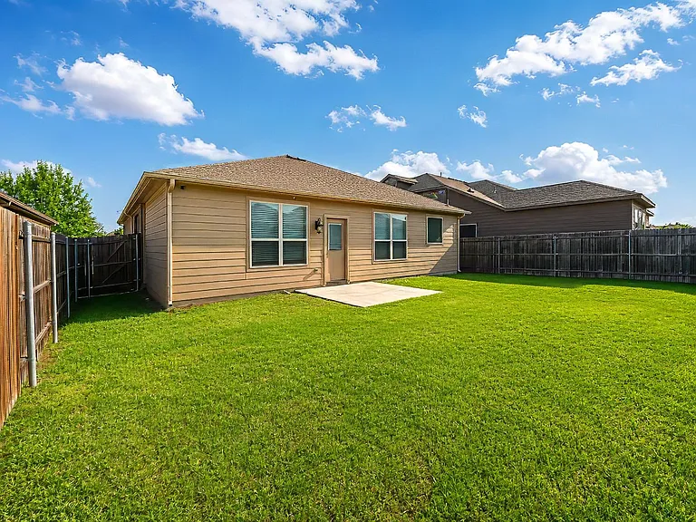 356 Emerald Creek Dr — Photo 32