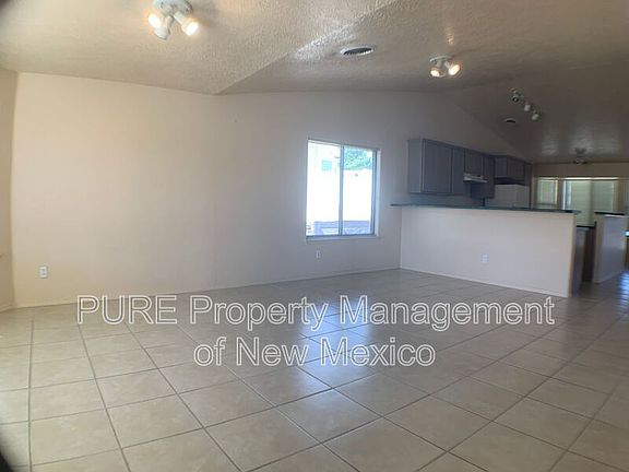 4th image of 4108 Abbey Rd
