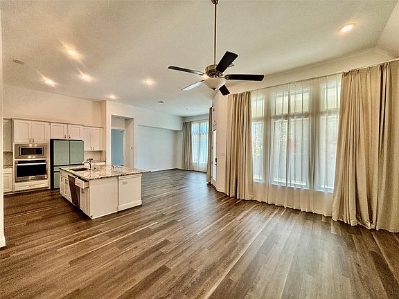 5th image of 808 Clear Spring Ln